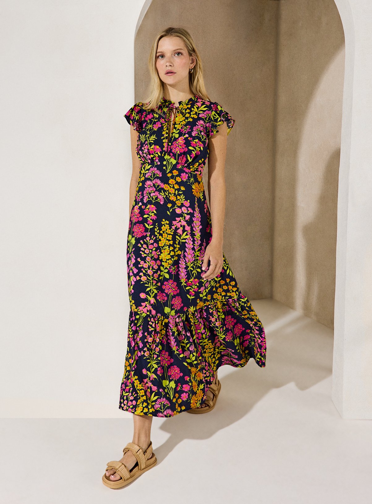 EVERBELLE Navy Floral Tiered Midaxi Dress 18 - Image 2 thumbnail